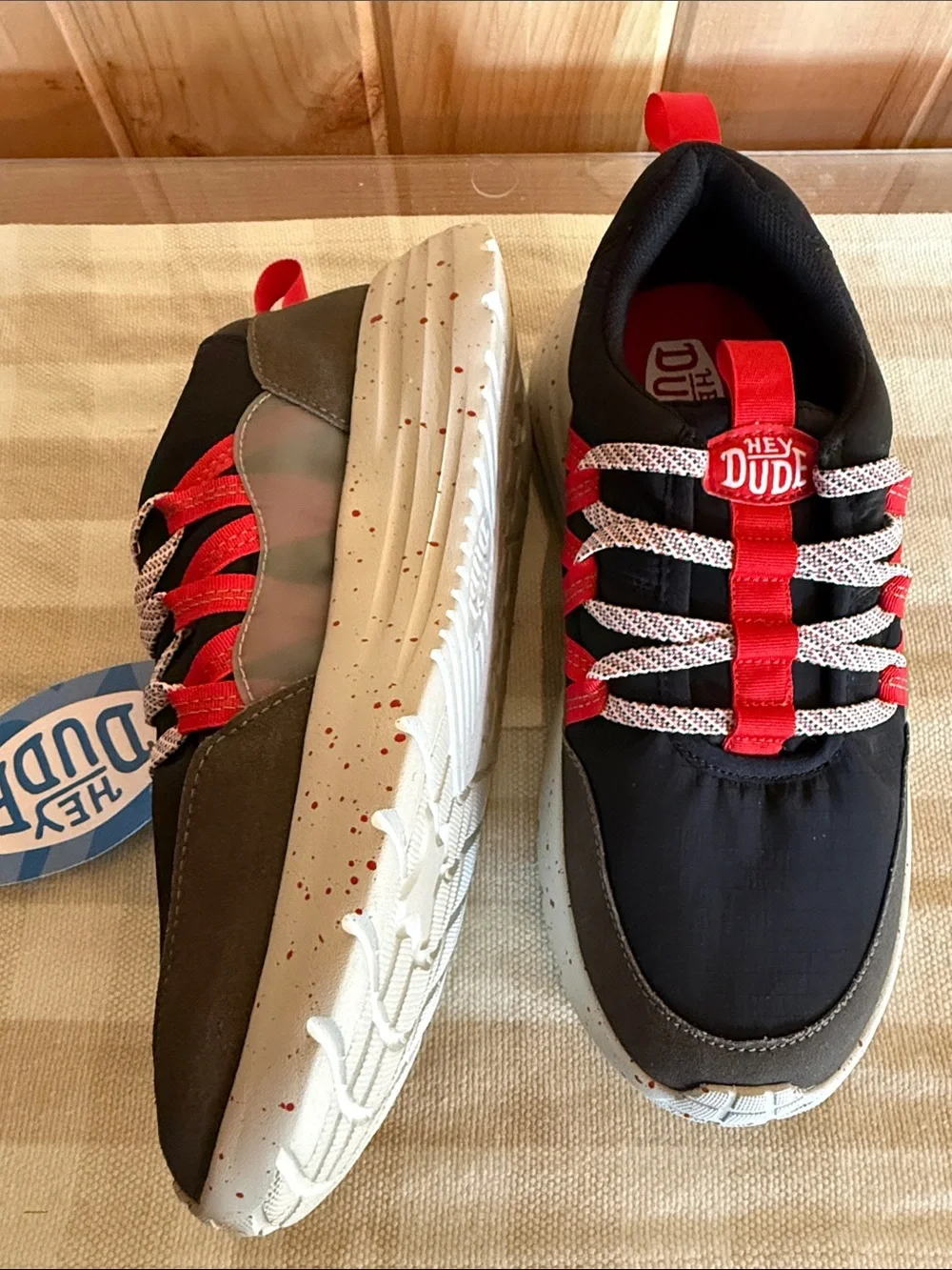 NWT HEYDUDE Sirocco Trek Youth Sport Black/Red Sneakers - Size US 6